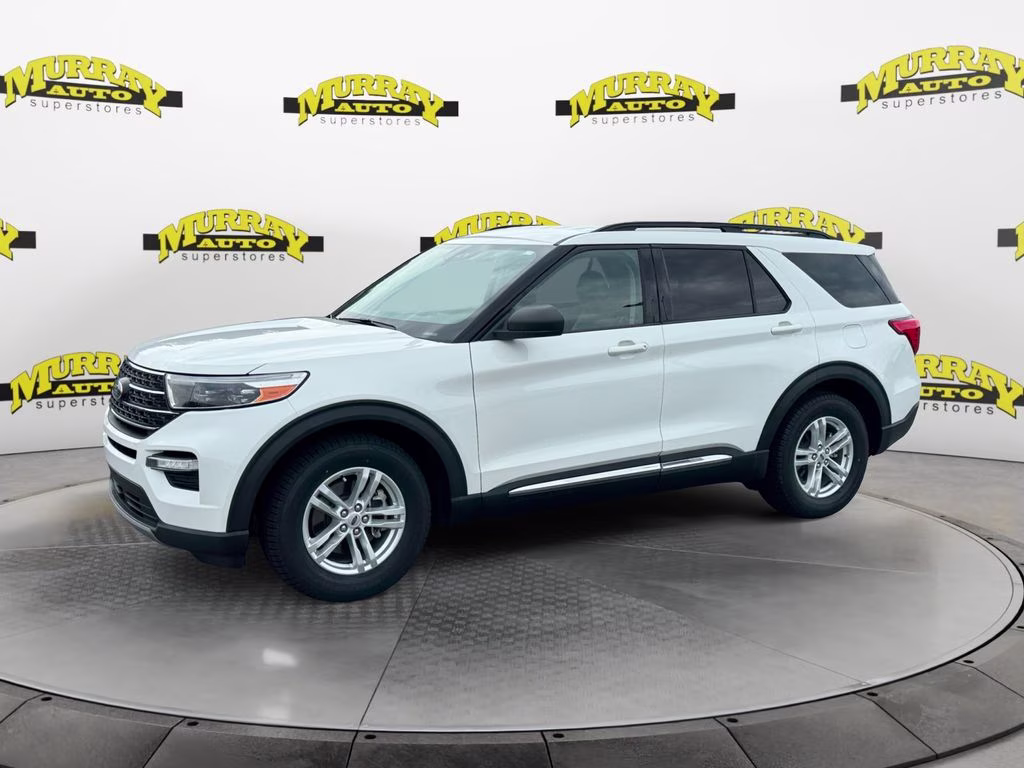 2023 White Metallic Ford Explorer XLT RWD SUV