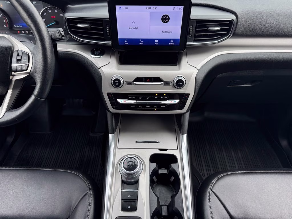 2023 White Metallic Ford Explorer XLT RWD SUV