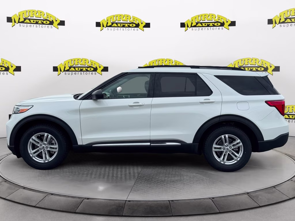 2023 White Metallic Ford Explorer XLT RWD SUV