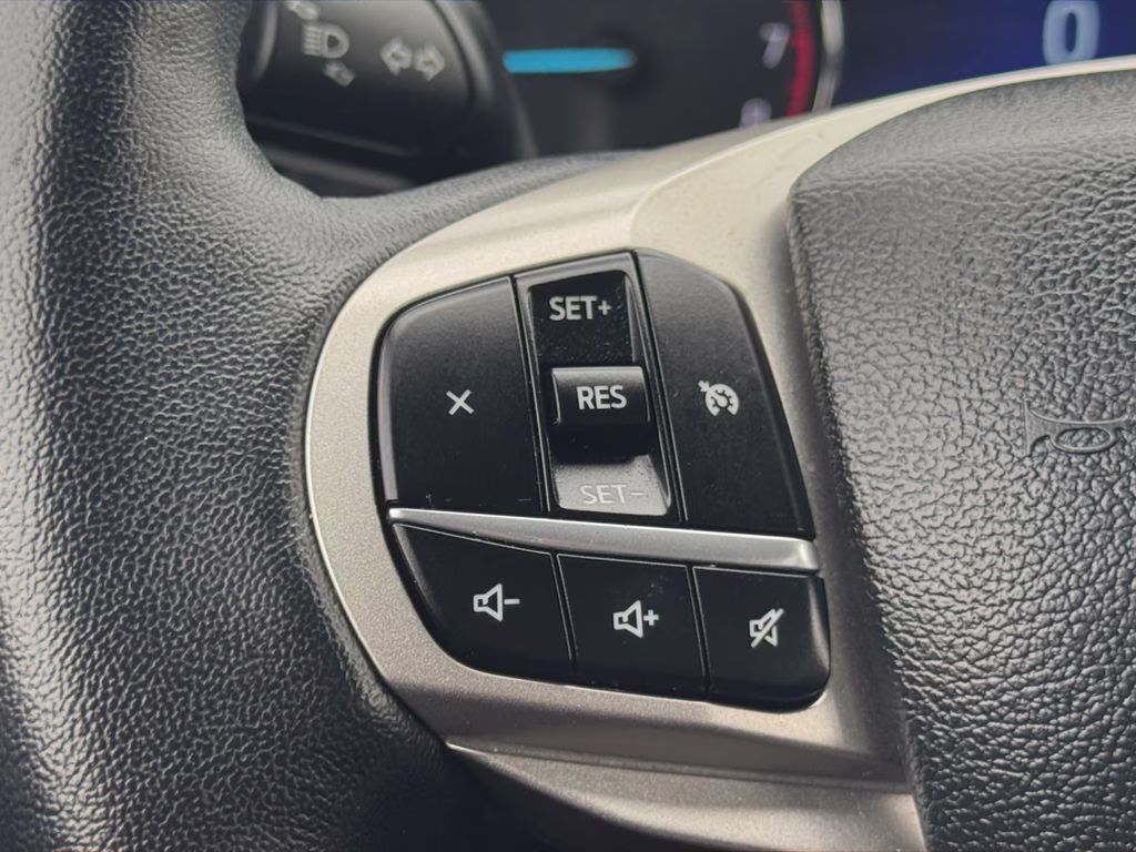 2023 White Metallic Ford Explorer XLT RWD SUV