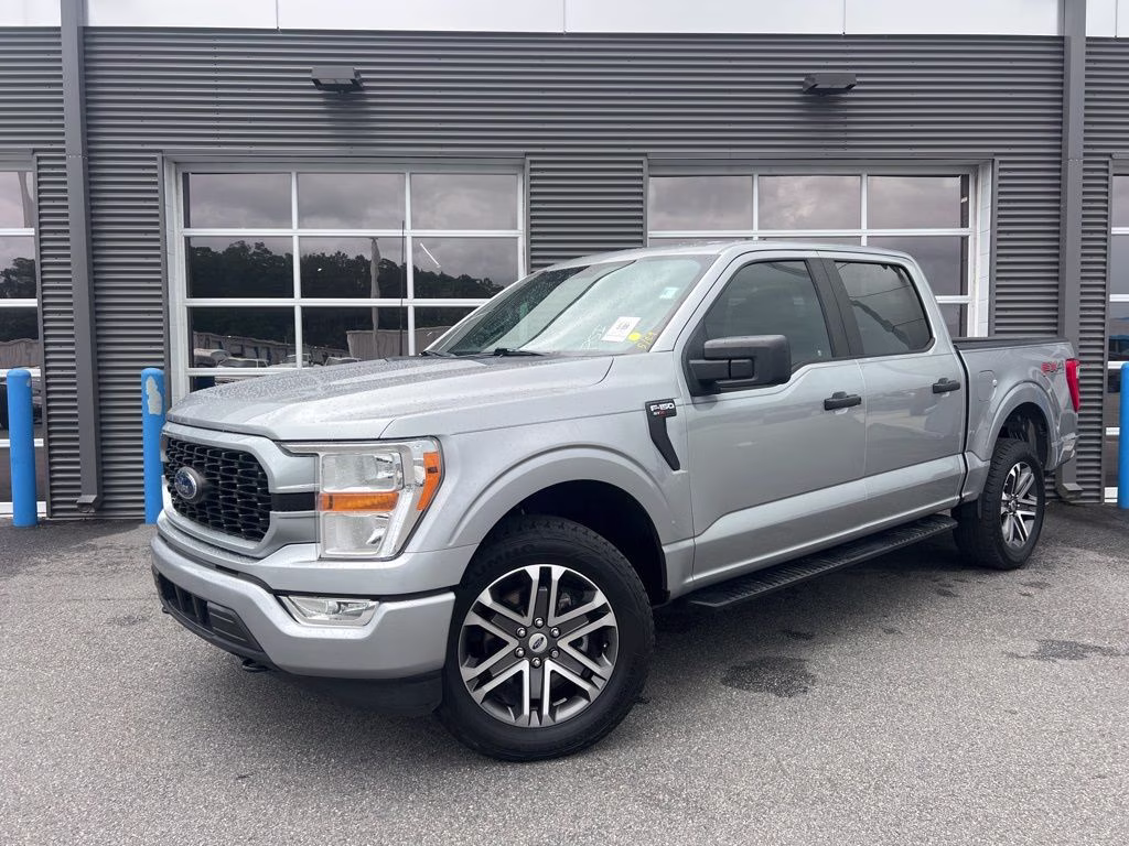 2022 Iconic Silver Metallic Ford F-150 XL 4X4 Truck