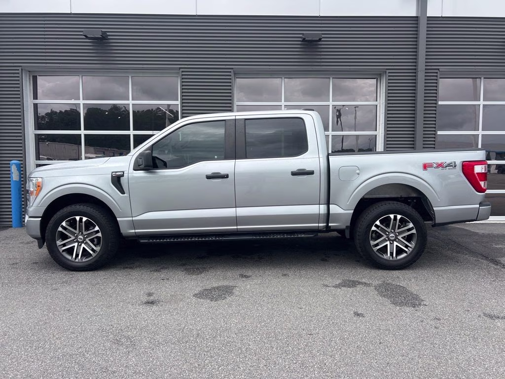 2022 Iconic Silver Metallic Ford F-150 XL 4X4 Truck