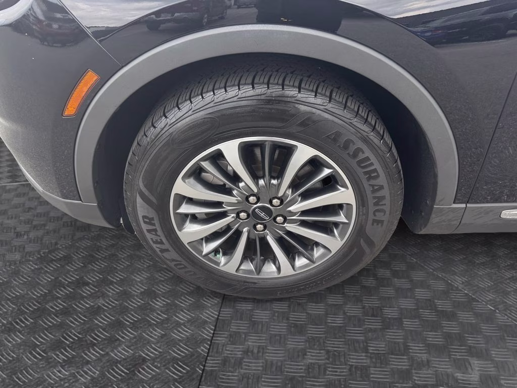 2022 Infinite Black Metallic Clearcoat Lincoln Nautilus Standard FWD SUV