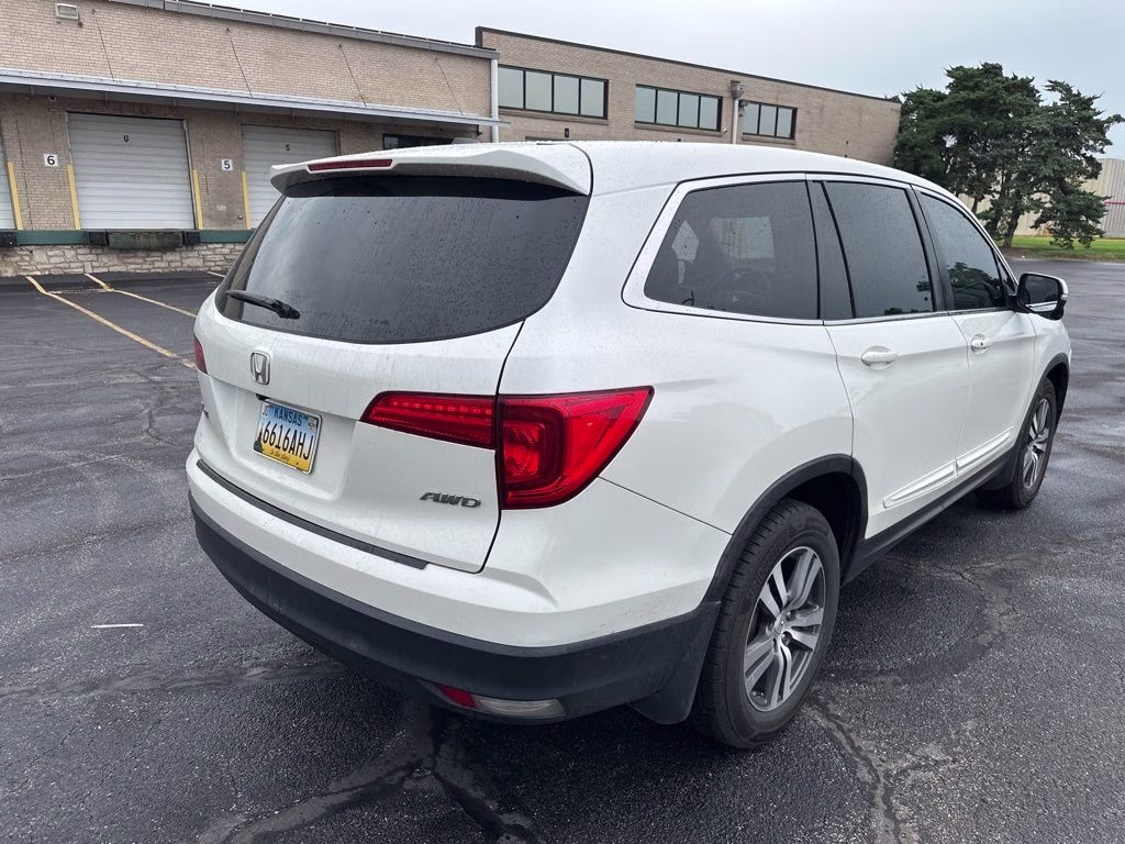 2016 White Diamond Pearl Honda Pilot EX-L AWD SUV