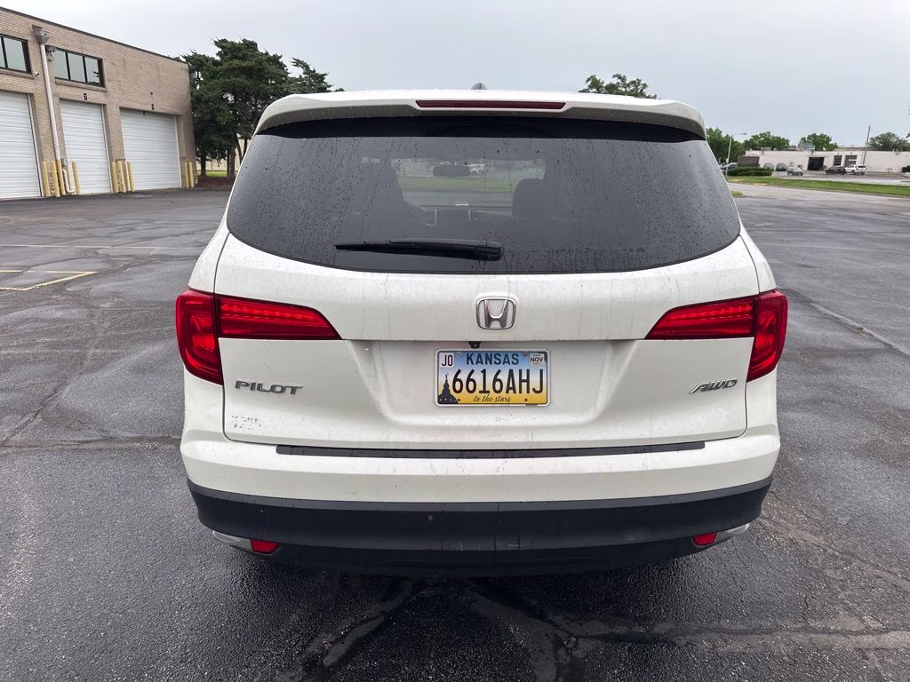 2016 White Diamond Pearl Honda Pilot EX-L AWD SUV