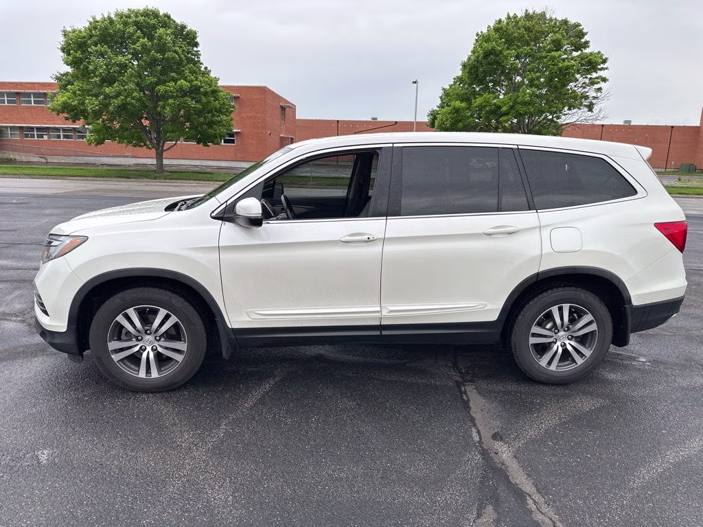 2016 White Diamond Pearl Honda Pilot EX-L AWD SUV