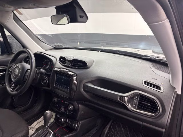 2020 Granite Crystal Metallic Clearcoat Jeep Renegade Latitude 4X4 SUV