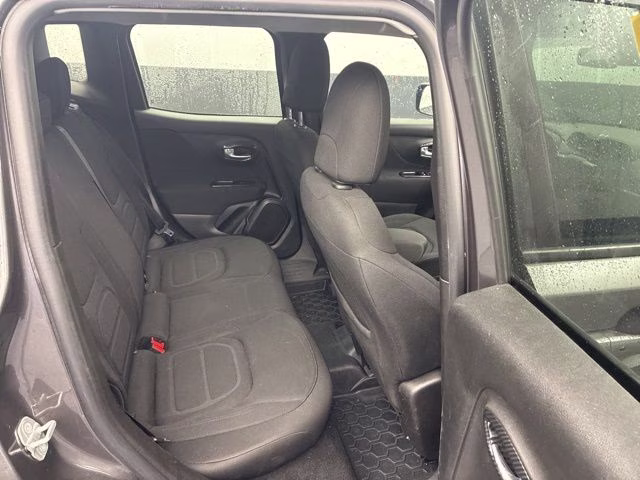 2020 Granite Crystal Metallic Clearcoat Jeep Renegade Latitude 4X4 SUV