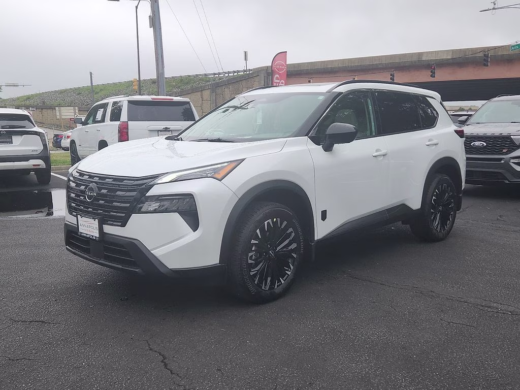 2026 Everest White Pearl Tricoat Nissan Rogue Dark Armor AWD SUV
