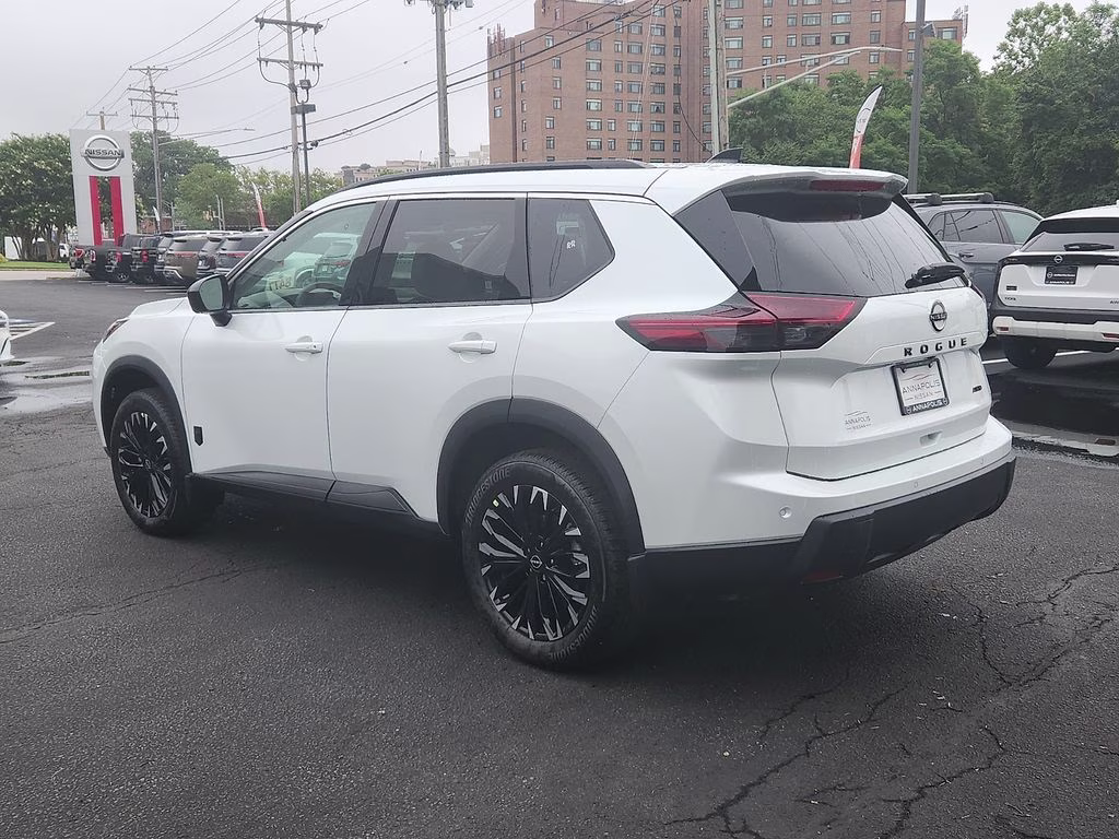 2026 Everest White Pearl Tricoat Nissan Rogue Dark Armor AWD SUV