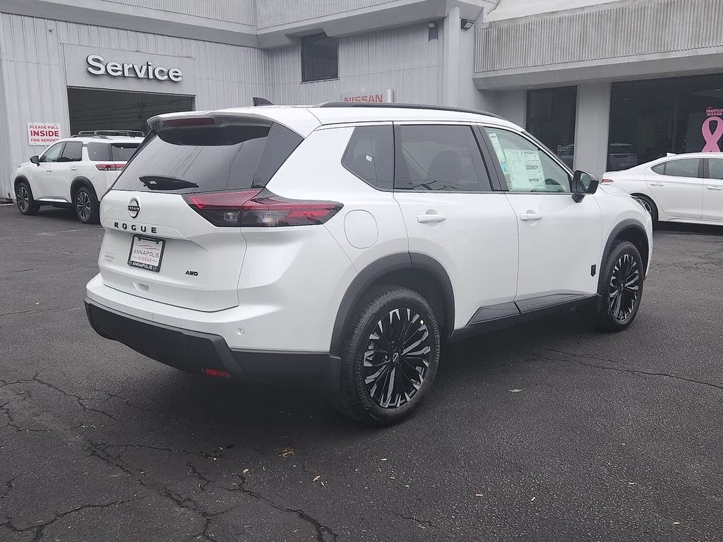 2026 Everest White Pearl Tricoat Nissan Rogue Dark Armor AWD SUV