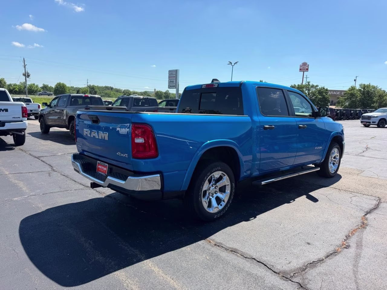 2025 Hydro Blue Pearlcoat Ram 1500 Big Horn/Lone Star 4X4 Truck