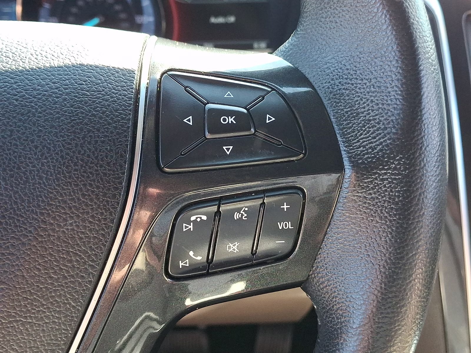 2019 White Platinum Metallic Tri-Coat - UG Ford Explorer Limited 4X4