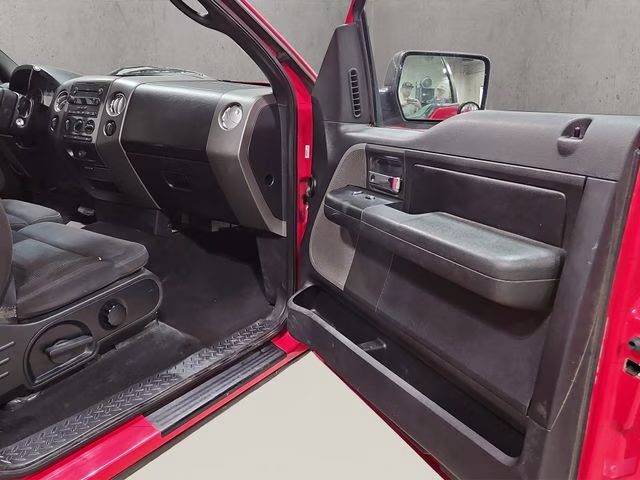 2005 Bright Red Clearcoat Ford F-150 XL 4X4 Truck