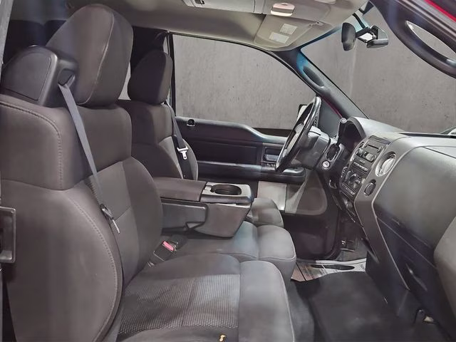 2005 Bright Red Clearcoat Ford F-150 XL 4X4 Truck