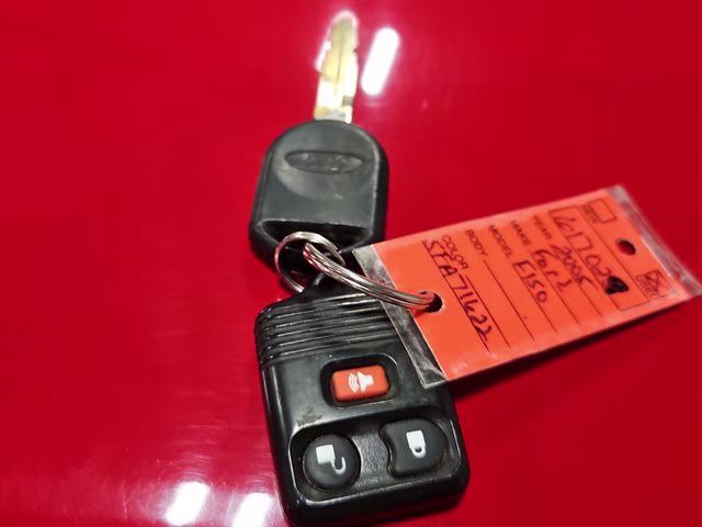 2005 Bright Red Clearcoat Ford F-150 XL 4X4 Truck