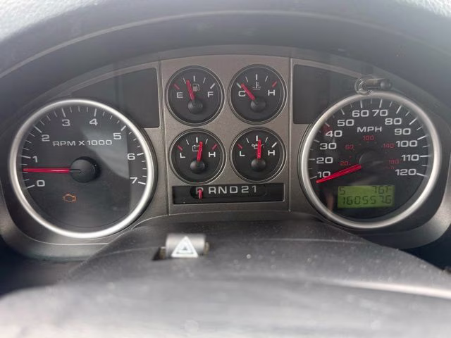 2005 Red Ford F-150 XL 4X4 Truck
