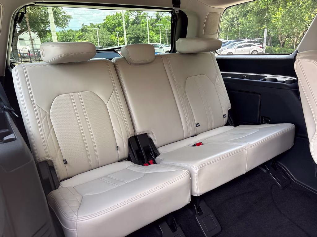 2019 Silver Spruce Metallic Ford Expedition Platinum RWD SUV