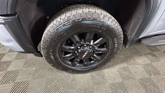 2025 Thunderstorm Gray GMC Sierra 2500HD AT4 4X4 Truck