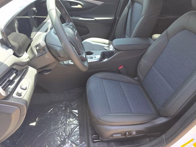 2026 Summit White Buick Envista Preferred FWD SUV