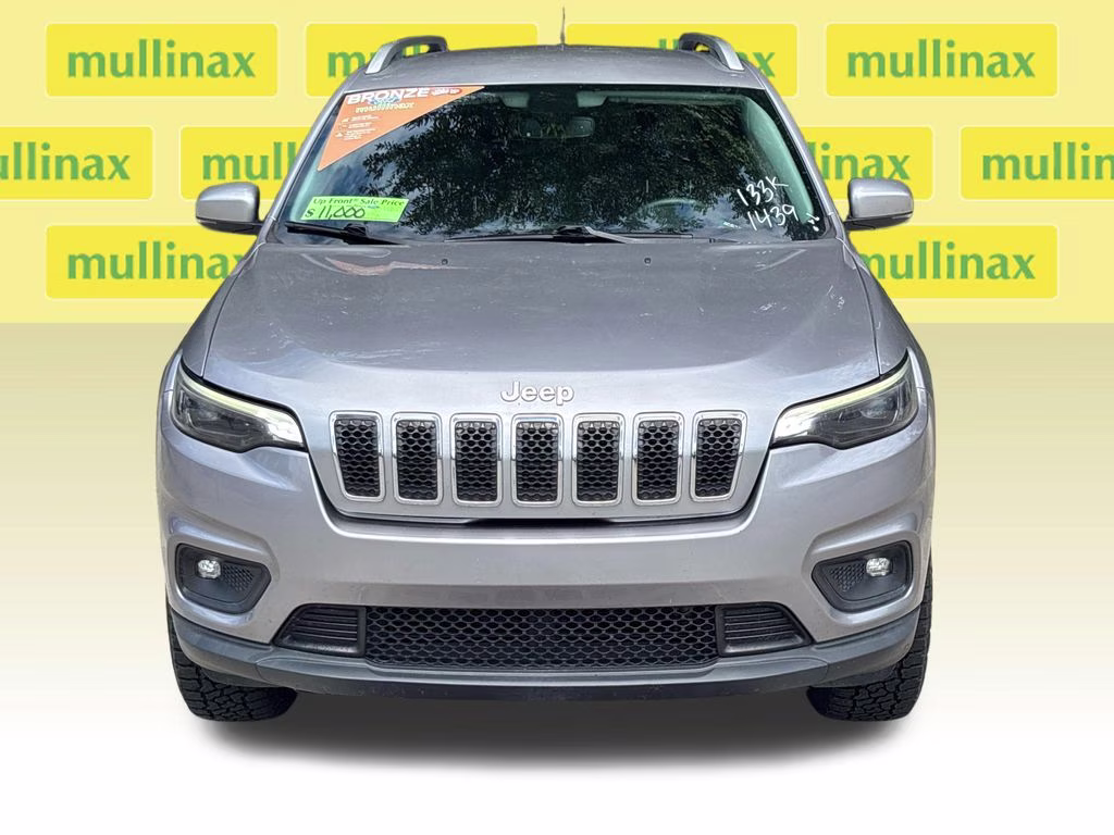2019 Billet Silver Metallic Clearcoat Jeep Cherokee Latitude Plus 4X4 SUV