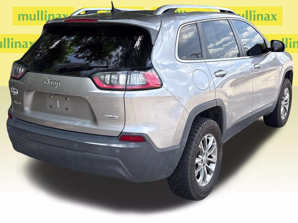 2019 Billet Silver Metallic Clearcoat Jeep Cherokee Latitude Plus 4X4 SUV