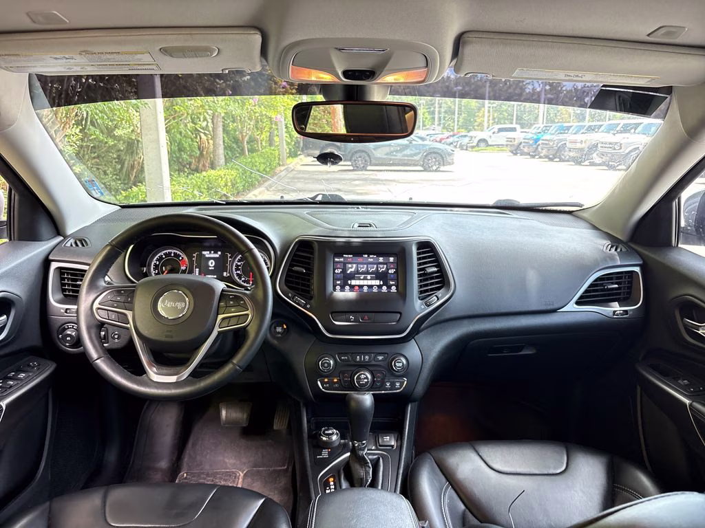 2019 Billet Silver Metallic Clearcoat Jeep Cherokee Latitude Plus 4X4 SUV
