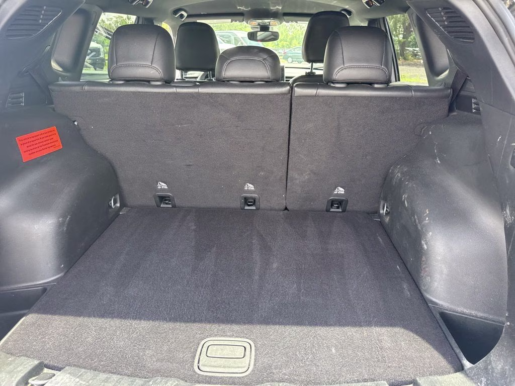 2024 Silver Zynith Metallic Clearcoat Jeep Compass Latitude 4X4 SUV