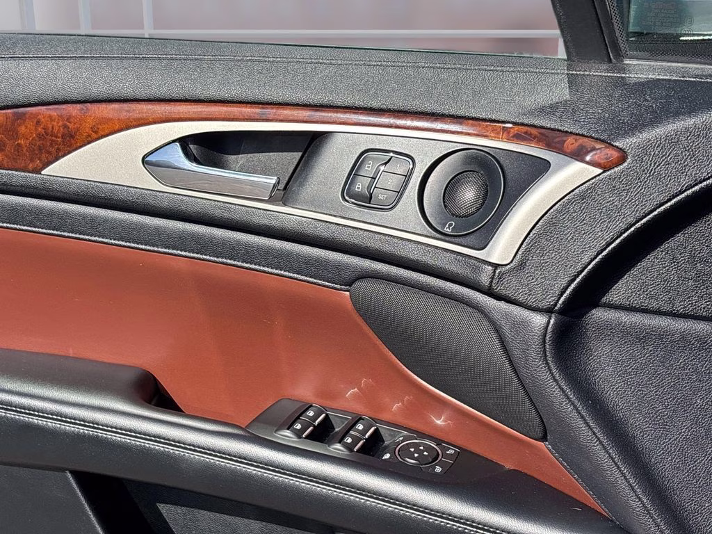 2020 Pearl Metallic Lincoln MKZ Reserve AWD Sedan