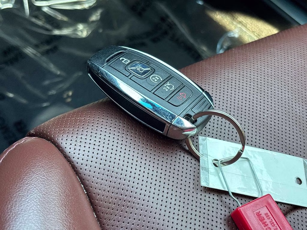 2020 Pearl Metallic Lincoln MKZ Reserve AWD Sedan