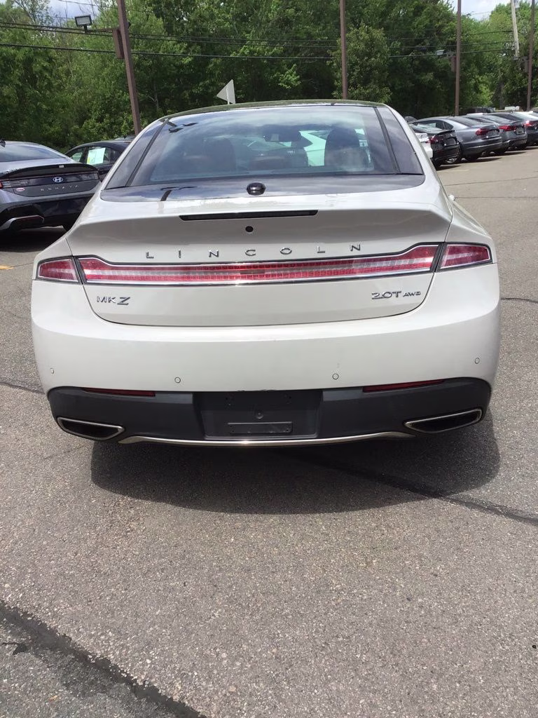 2020 Pearl Metallic Lincoln MKZ Reserve AWD Sedan