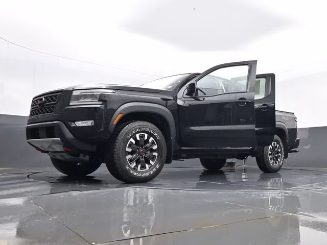 2024 Super Black Nissan Frontier PRO-4X 4X4 Truck