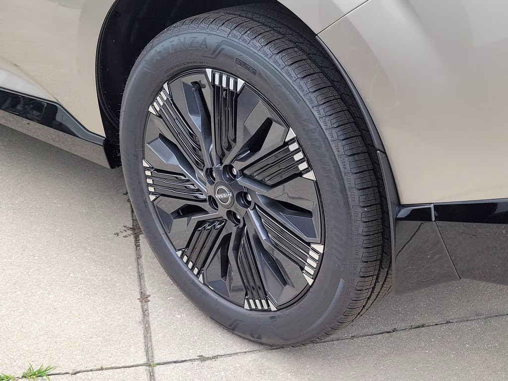 2026 Champagne Silver Metallic Nissan Murano Platinum AWD SUV