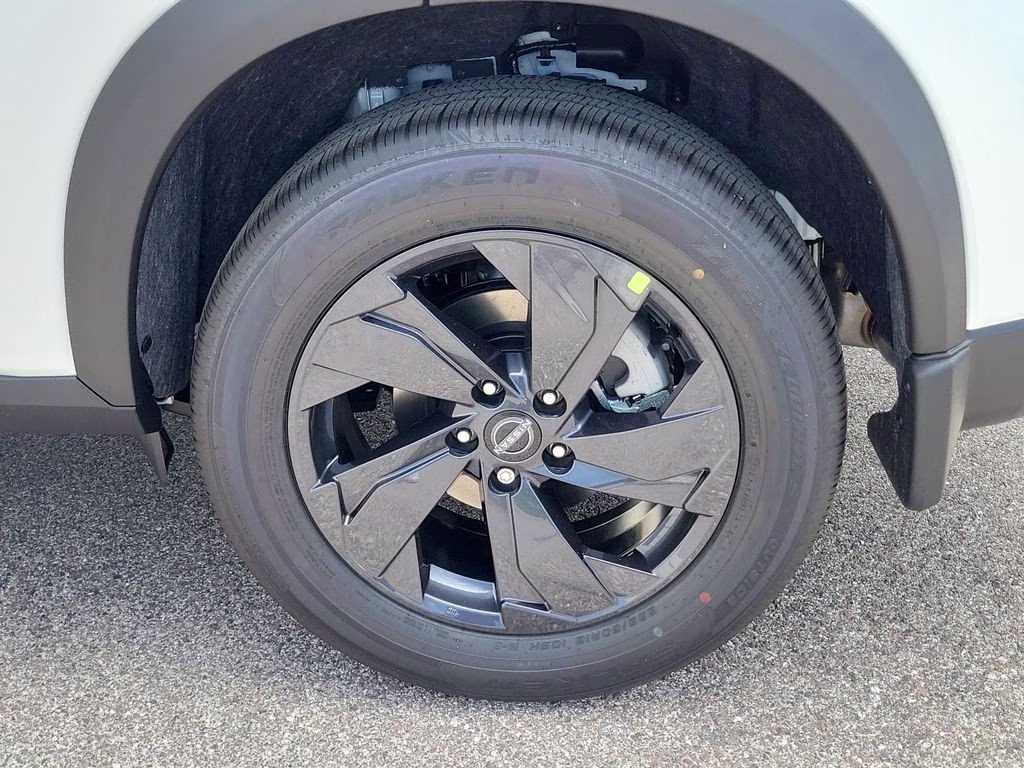 2026 Everest White Pearl Tricoat Nissan Rogue SV FWD SUV