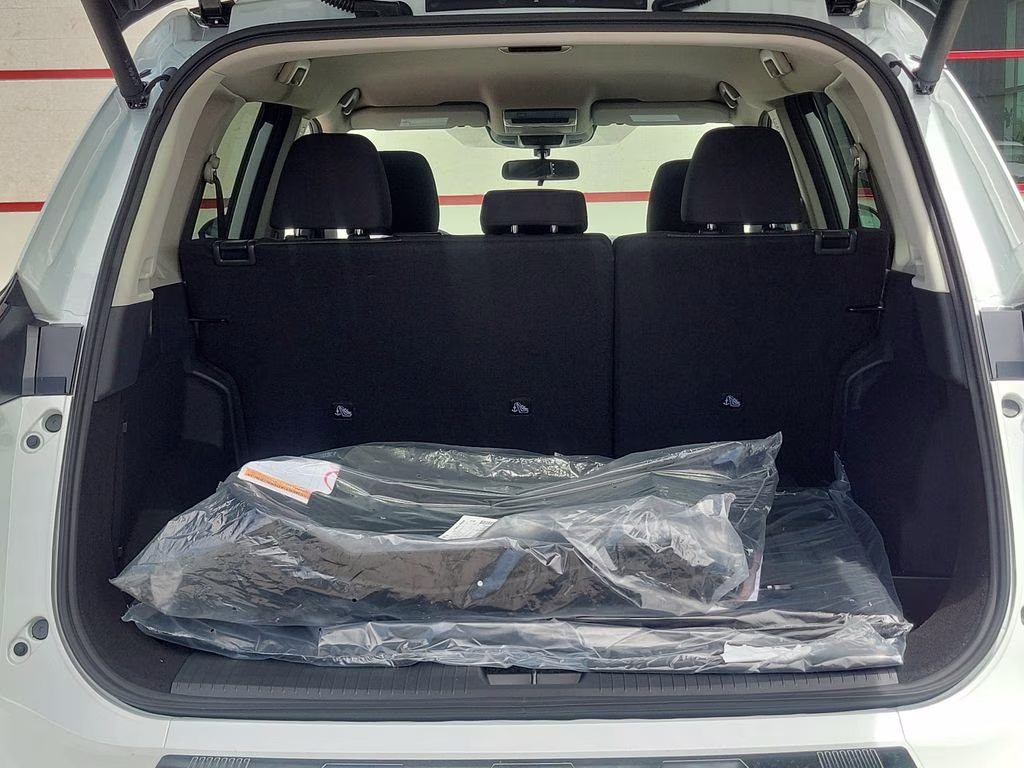 2026 Everest White Pearl Tricoat Nissan Rogue SV FWD SUV