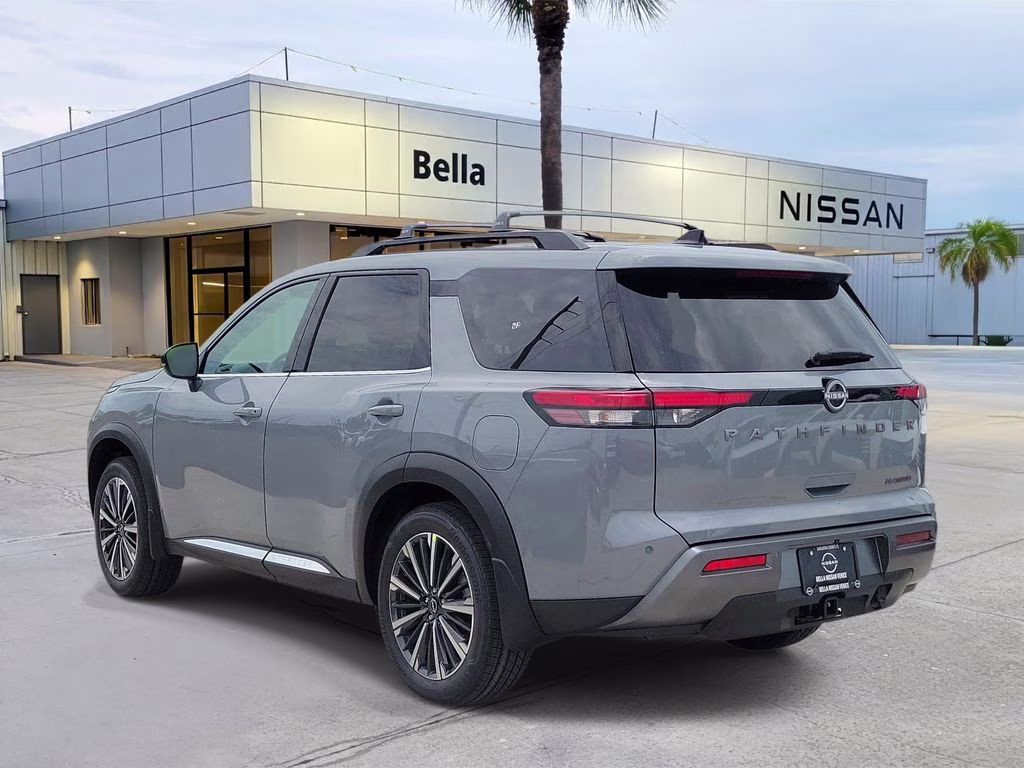 2026 Boulder Gray Pearl Nissan Pathfinder Platinum FWD SUV