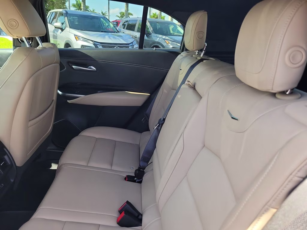 2024 Emerald Lake Metallic Cadillac XT4 Luxury FWD SUV