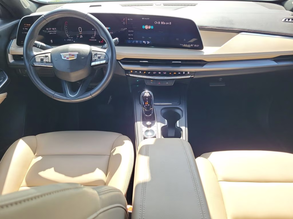 2024 Emerald Lake Metallic Cadillac XT4 Luxury FWD SUV