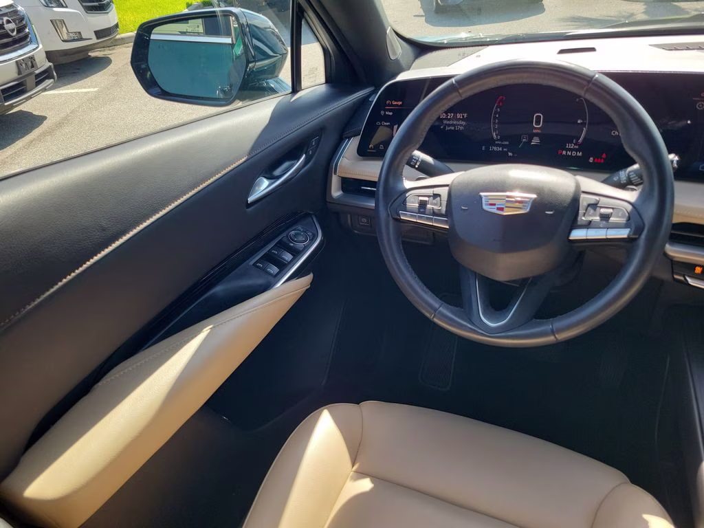 2024 Emerald Lake Metallic Cadillac XT4 Luxury FWD SUV