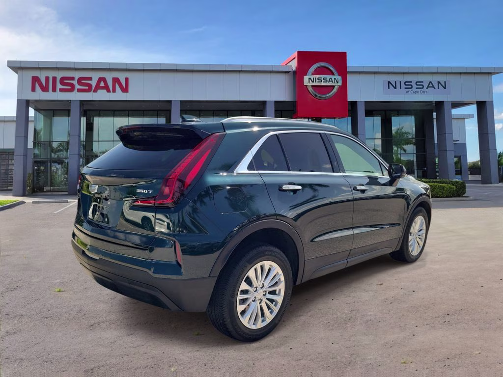 2024 Emerald Lake Metallic Cadillac XT4 Luxury FWD SUV
