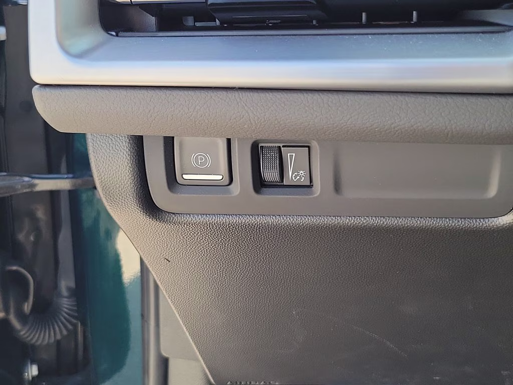 2024 Emerald Lake Metallic Cadillac XT4 Luxury FWD SUV