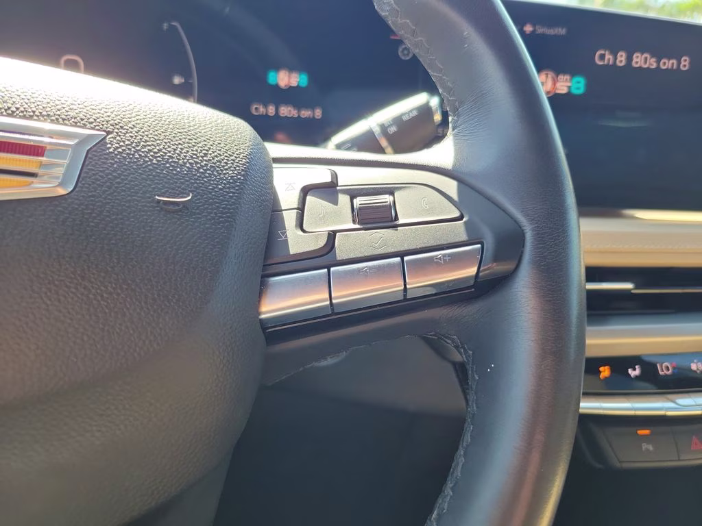 2024 Emerald Lake Metallic Cadillac XT4 Luxury FWD SUV