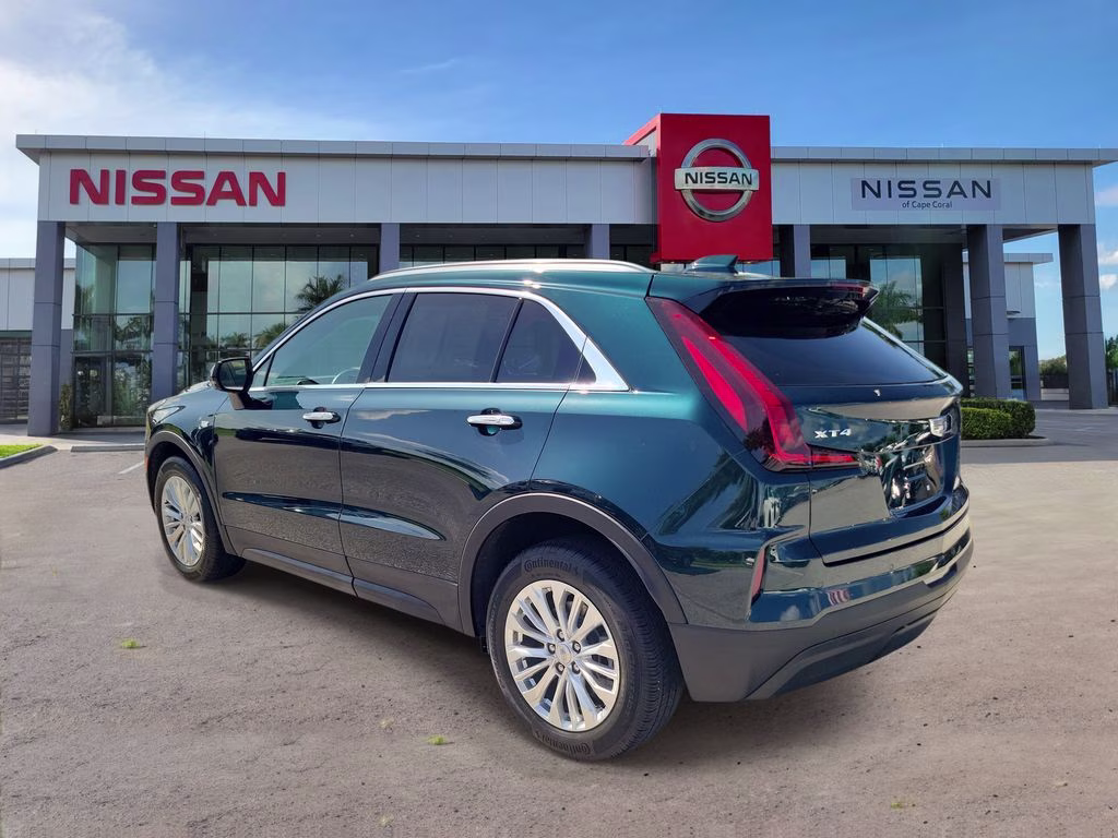 2024 Emerald Lake Metallic Cadillac XT4 Luxury FWD SUV
