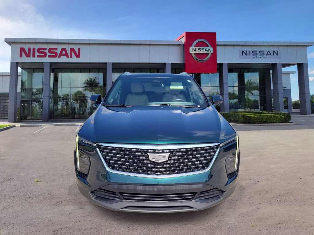 2024 Emerald Lake Metallic Cadillac XT4 Luxury FWD SUV