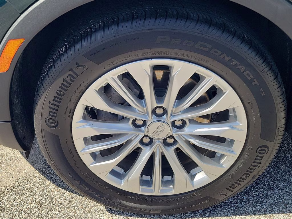 2024 Emerald Lake Metallic Cadillac XT4 Luxury FWD SUV