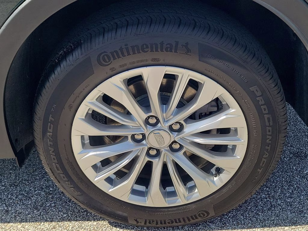 2024 Emerald Lake Metallic Cadillac XT4 Luxury FWD SUV