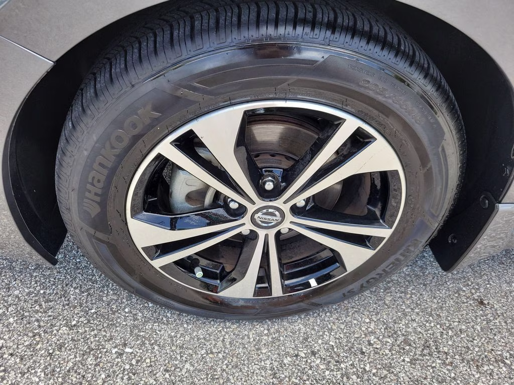 2023 Gun Metallic Nissan Sentra SV FWD Sedan