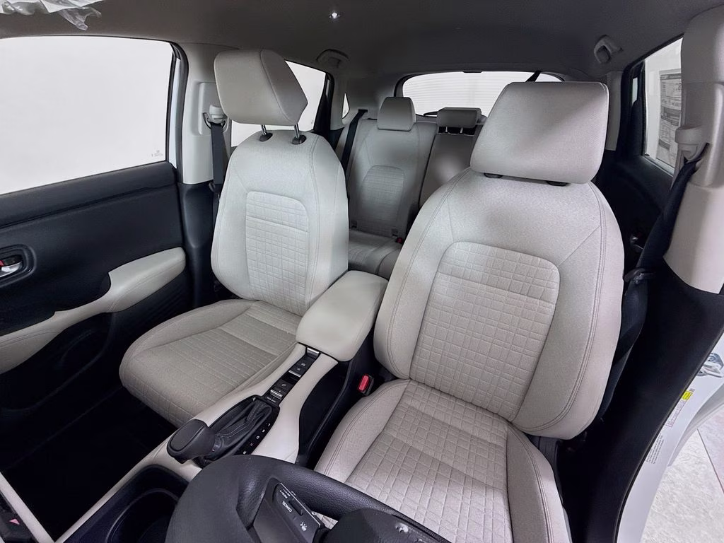 2027 Platinum White Pearl Honda HR-V LX FWD SUV