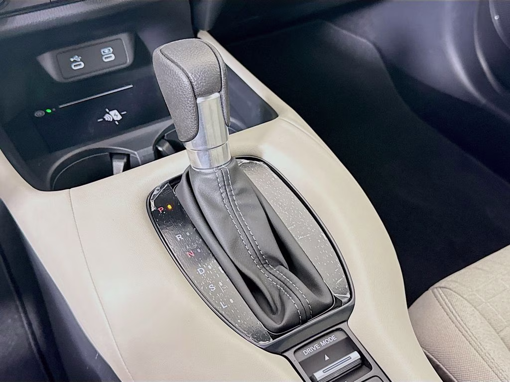 2027 Platinum White Pearl Honda HR-V LX FWD SUV