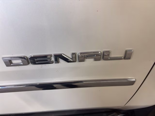 2015 White Diamond Clearcoat GMC Yukon Denali 4X4 SUV